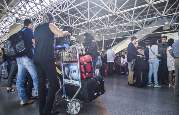 Infraero espera 650 mil viajantes nos 21 aeroportos, durante feriadão de Tiradentes.