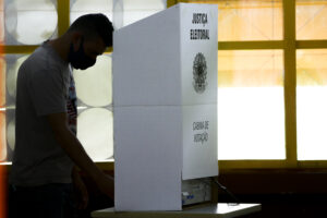 Vote, confraternize o domingo com a família e acompanhe a apuração em nossas emissoras