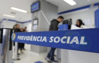 Benefícios acima do salário mínimo têm reajuste de 5,45%