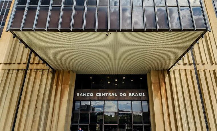 Valores a receber: mais de R$ 9,7 bilhões ainda estão disponíveis para saque; saiba como solicitar resgate