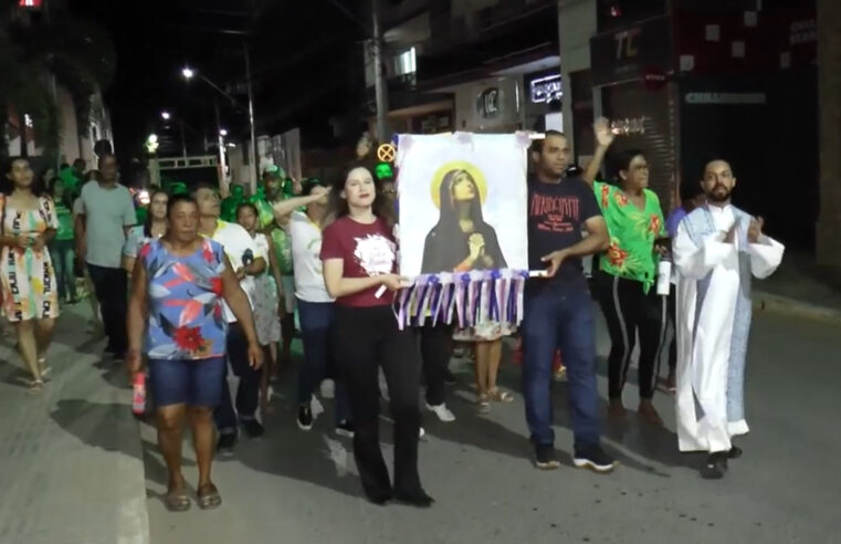 Bloco “O Minhocão” faz samba animado na Festa da Padroeira de Januária