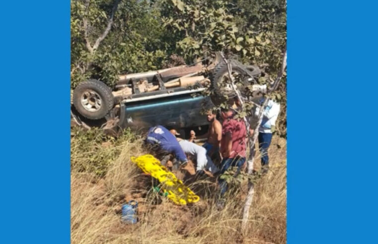 Colisão entre caminhonete e moto na estrada de Bonito de Minas