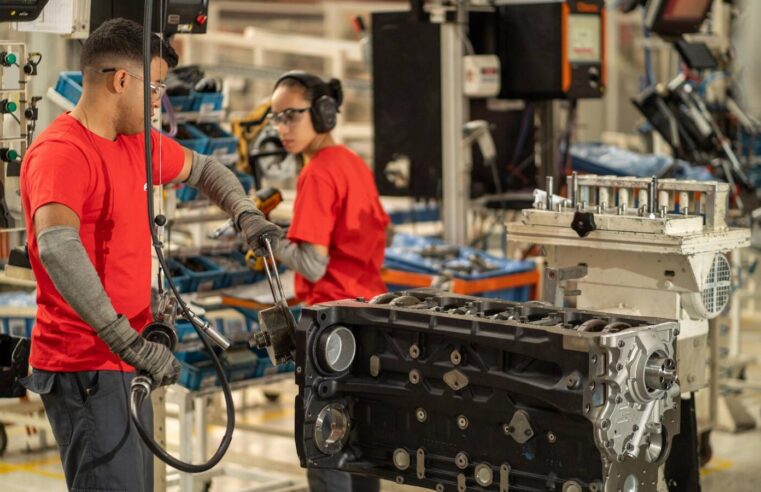 Indústria encerra 3º trimestre de 2025 com produção estagnada e queda no emprego