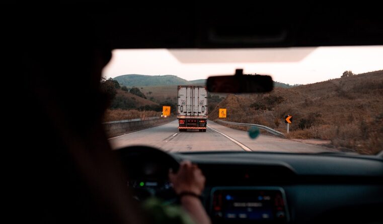 Vai viajar no feriado de fim de ano? Confira dicas de segurança.