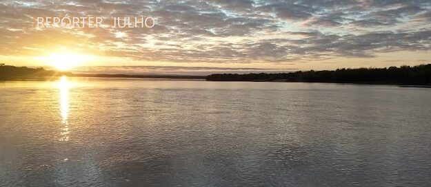 Amanhecer direto dos barcos no Velho Chico. Confira as imagens!