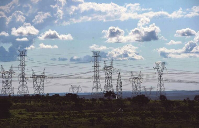 Brasil pode perder R$ 8,2 bi do PIB em 2021, devido à alta do preço da energia elétrica