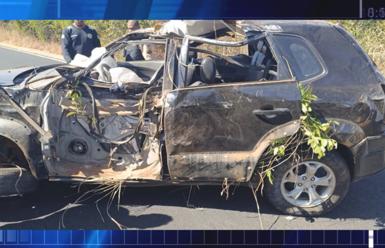 Dois mortos e uma mulher ferida em acidente na estrada de Bonito de Minas