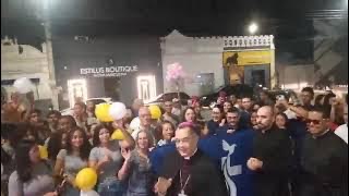 Público interage na chegada do novo Bispo de nossa Diocese