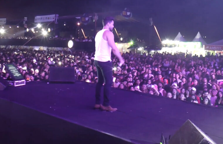 Em grande estilo Wesley Safadão se apresenta nos 165 anos de Januária