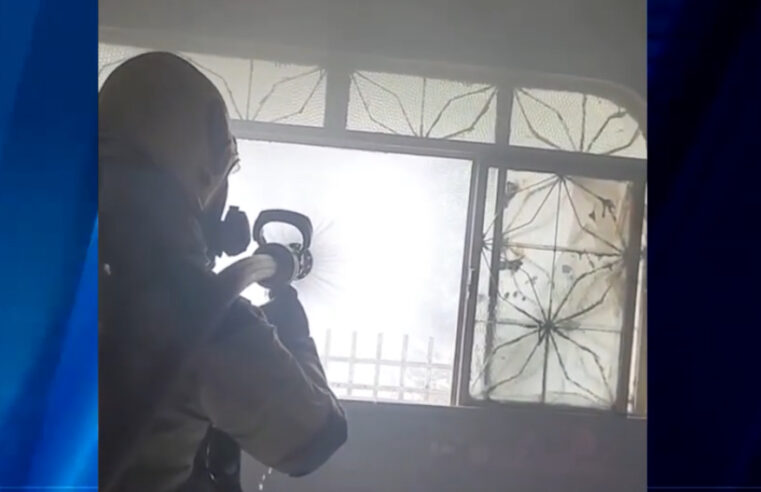 Bombeiros registram incêndio em residência no centro da cidade