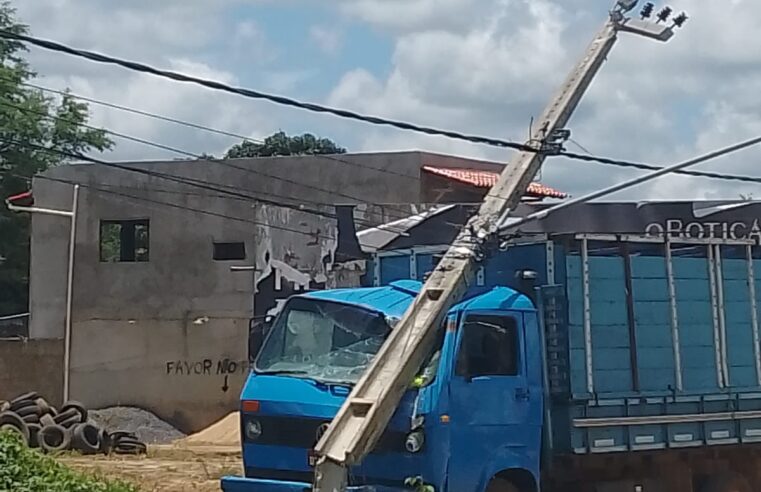 Colisão provoca falta de energia em Januária nesta quarta-feira