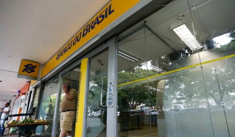 Veja horário de funcionamento dos bancos durante a folia.