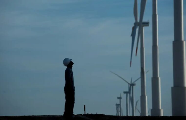 Energia renovável o paradoxo da sobra de energia limpa no país.