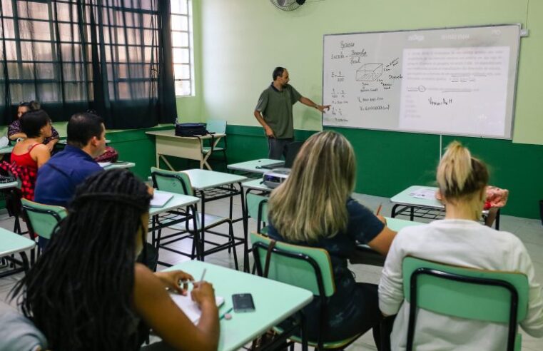 Novo ensino médio é sancionado com vetos.