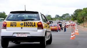 Baliza segue obrigatória no teste prático para tirar CNH em Minas Gerais .
