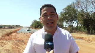 Prefeito de Januária acompanha avanço das obras de asfaltamento da MGC 479