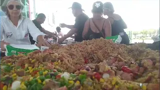 Mart Minas faz aniversário e oferece churrascão