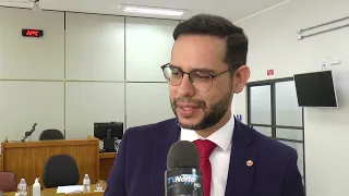 Solenidade no Fórum. Medalha Desembargador Hélio Costa é entregue