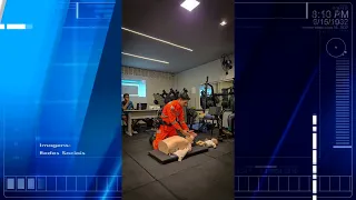 Bombeiros ministram ensinamentos de salvamento em academia