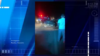 Colisão frontal entre dois carros