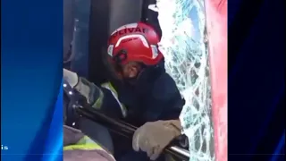 Capotamento de veículo, apreensão de drogas e arma de alto calibre. As informações dos bombeiros