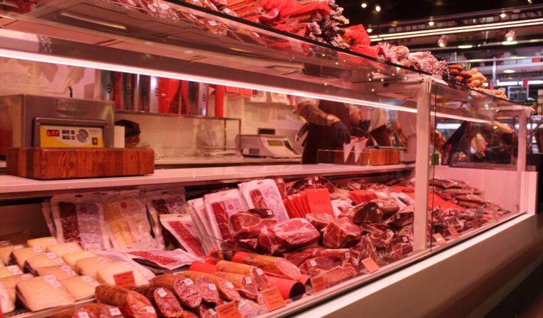 China retoma importações de carne bovina do Brasil.