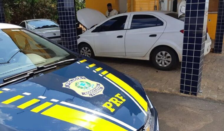 PRF prende jovens com pasta base de cocaína no Norte de Minas