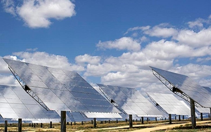 Energia solar pode gerar até 98% de economia na conta de luz.