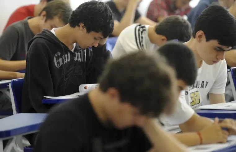 Novo ensino médio: secretarias estaduais apontam esforços para cumprir medidas.