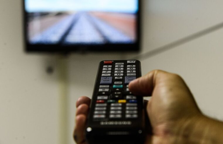 Empresas de TV por assinatura são notificadas para esclarecer cobranças.