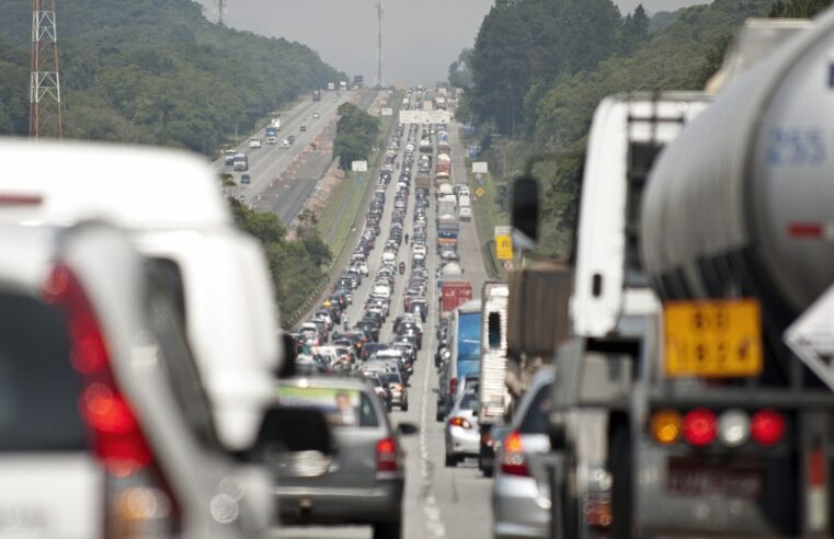 Mais de 1 milhão de motoristas estão com exame toxicológico vencido por mais de 30 dias.